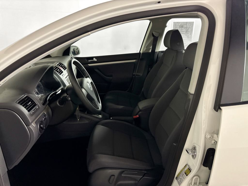 Used 2009 Volkswagen Rabbit S FWD image 11
