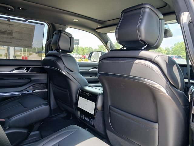 New 2026 Jeep Grand Wagoneer Summit w/ Premium Group III AWD/4WD image 19