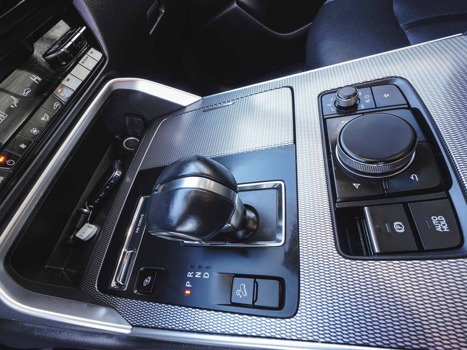 Used 2024 MAZDA CX-90 Plug-In Hybrid w/ Premium Pkg image 27