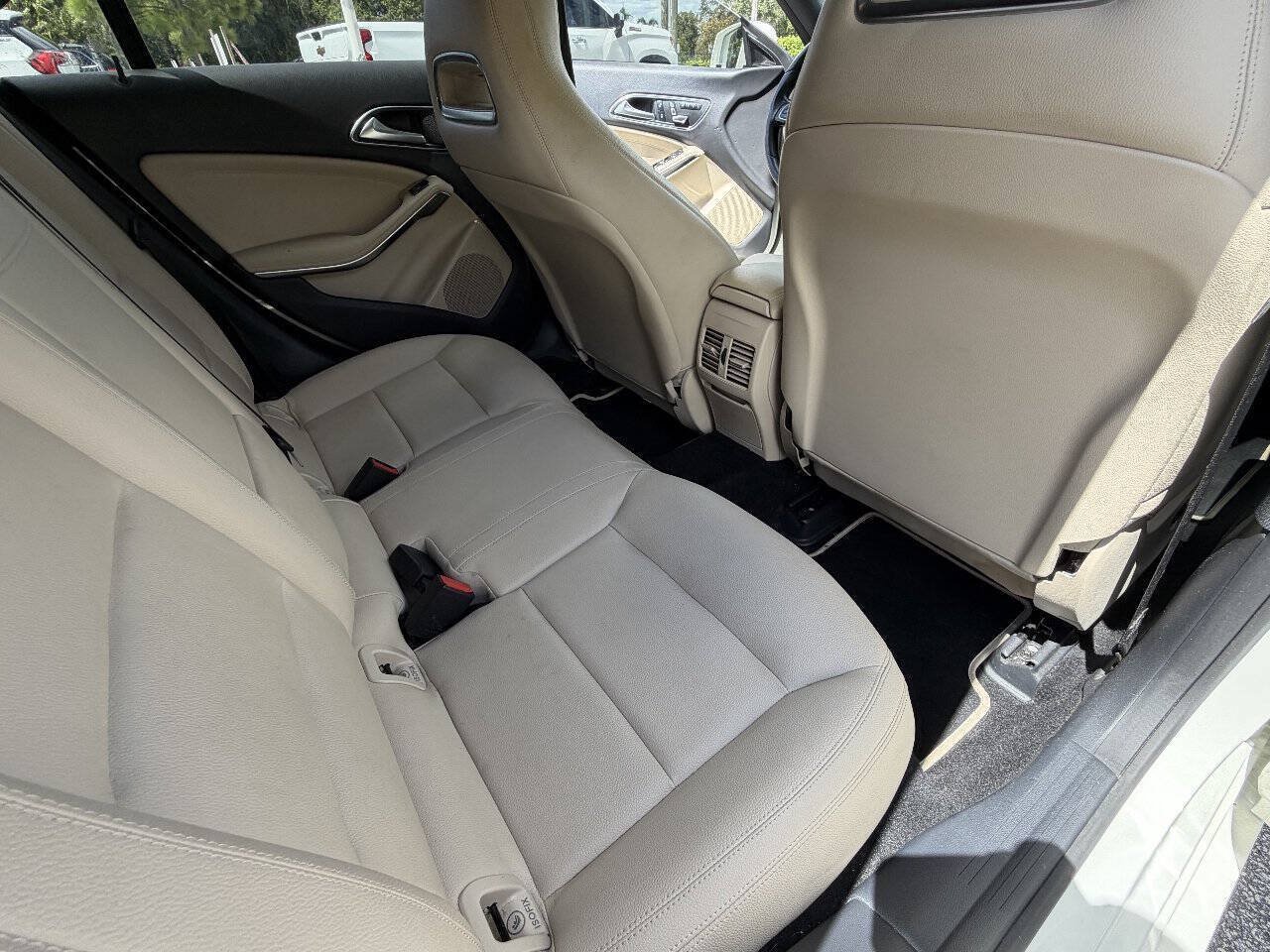 Used 2018 Mercedes-Benz CLA 250 image 11