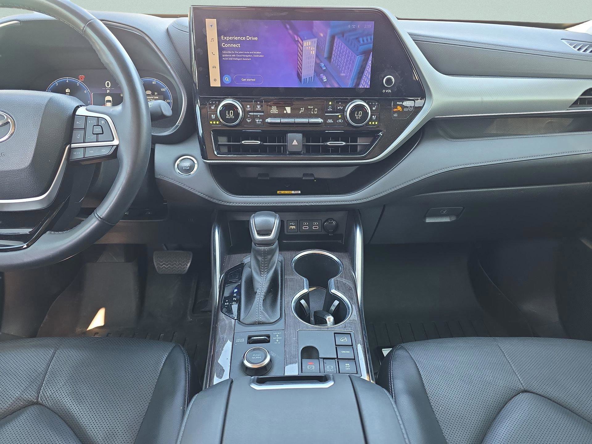 Used 2023 Toyota Highlander Platinum image 11