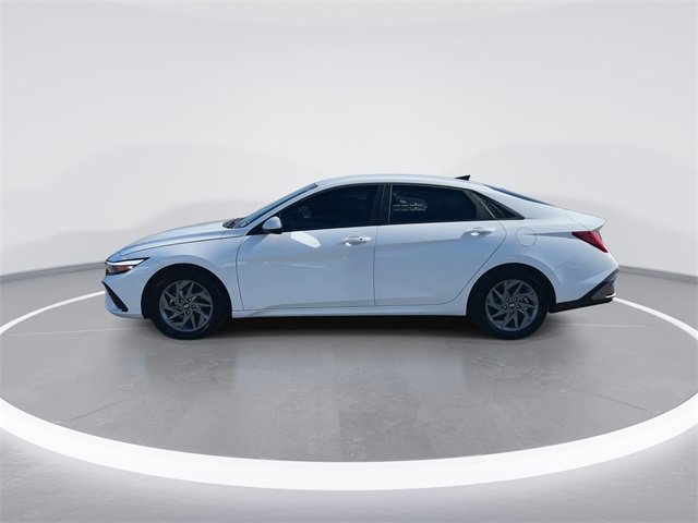 Certified 2025 Hyundai Elantra Blue image 5