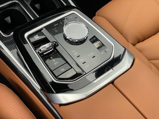Used 2026 BMW 740i xDrive w/ Premium Package AWD/4WD image 24