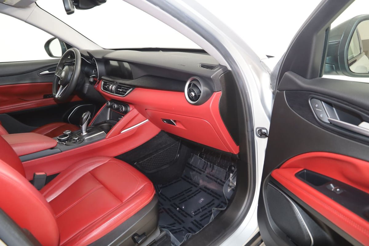Used 2019 Alfa Romeo Stelvio w/ Nero Edizione RWD image 40