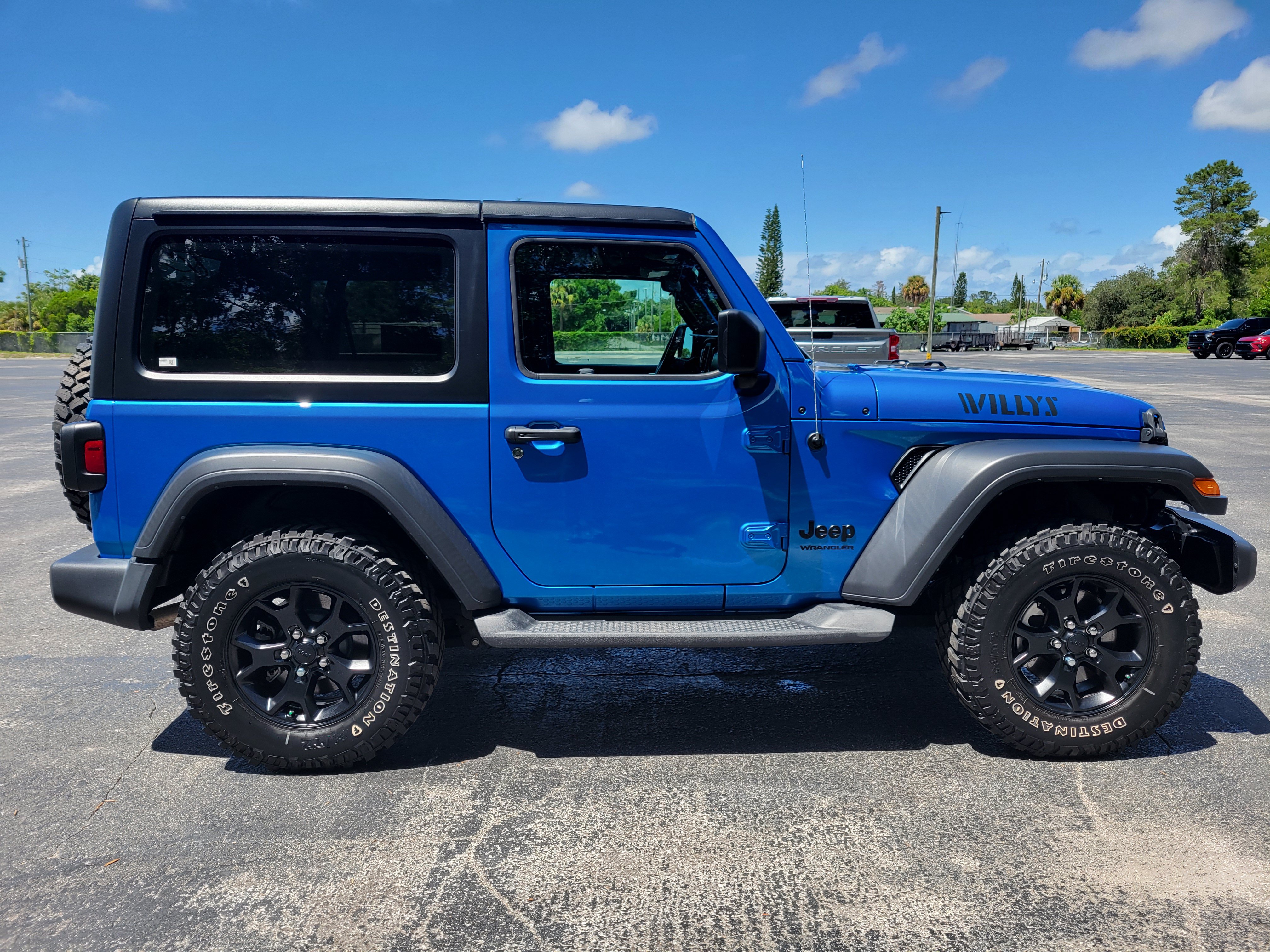 Used 2022 Jeep Wrangler Sport AWD/4WD image 4
