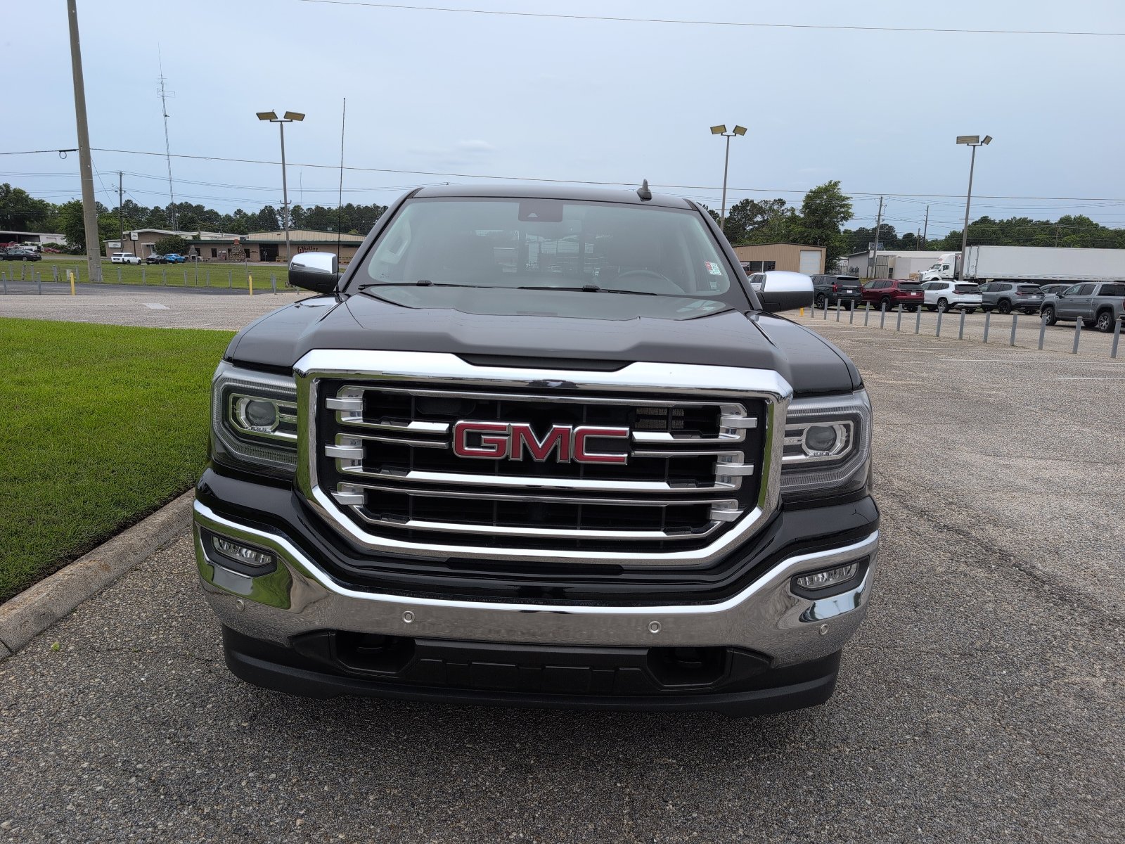 Used 2018 GMC Sierra 1500 SLT AWD/4WD image 1