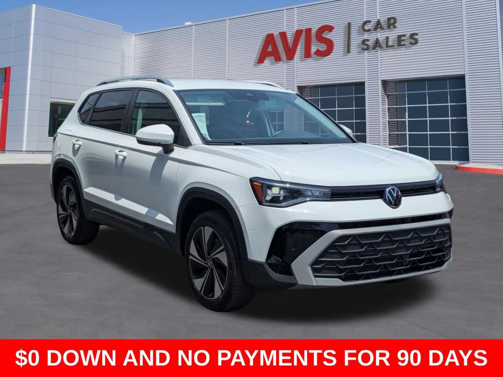 Used 2025 Volkswagen Taos SE AWD/4WD image 3