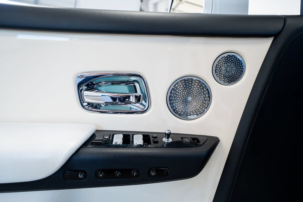 Used 2019 Rolls-Royce Phantom Sedan RWD image 25
