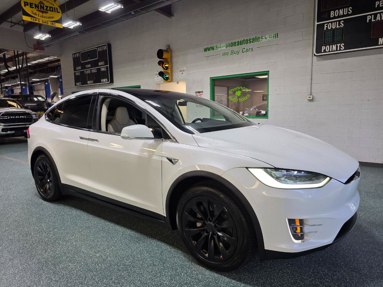 Used 2018 Tesla Model X 75D AWD/4WD image 4