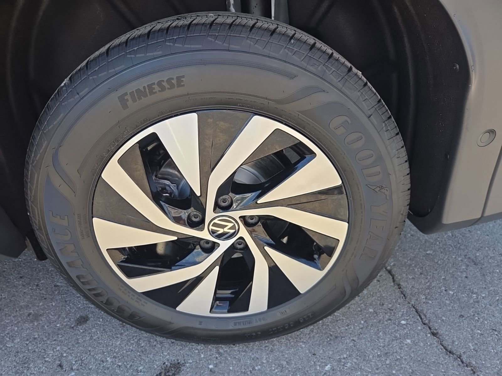 New 2026 Volkswagen Tiguan S FWD image 14