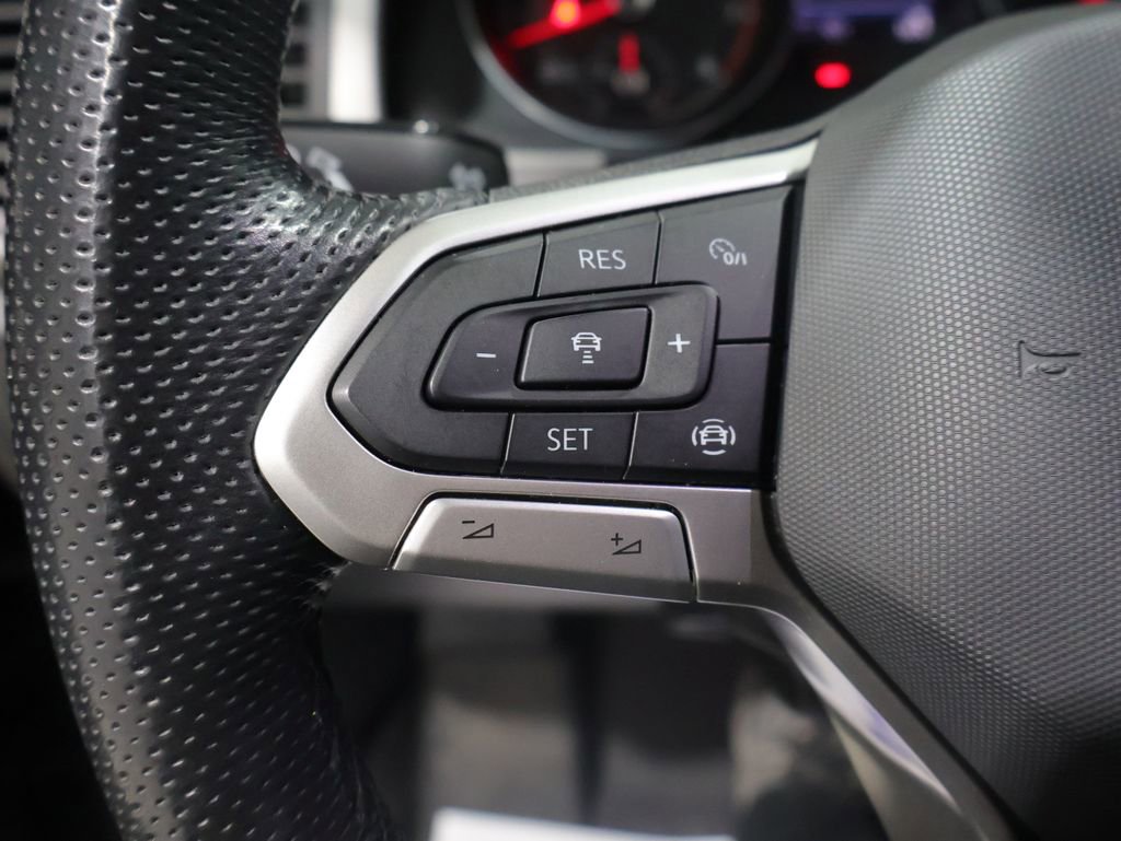 Used 2021 Volkswagen Atlas SE image 37