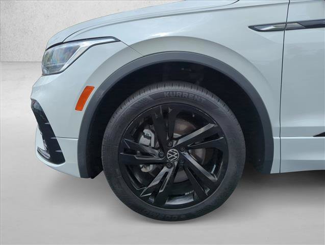 Certified 2023 Volkswagen Tiguan SE R-Line FWD image 26