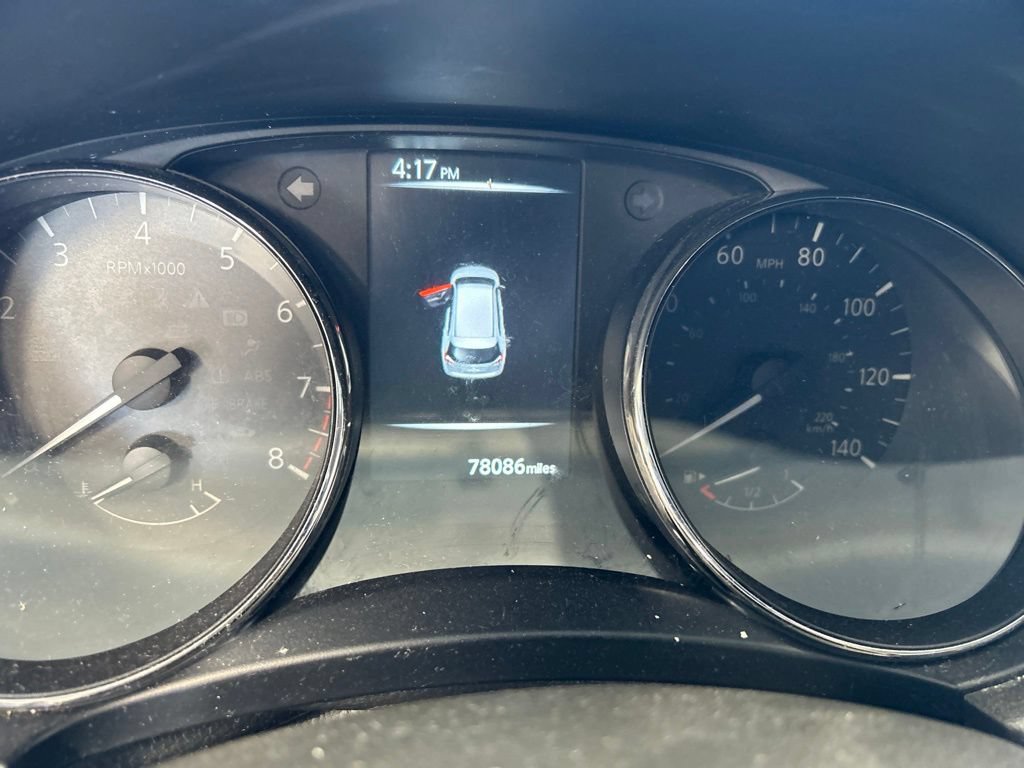 Used 2017 Nissan Rogue SV AWD/4WD image 4