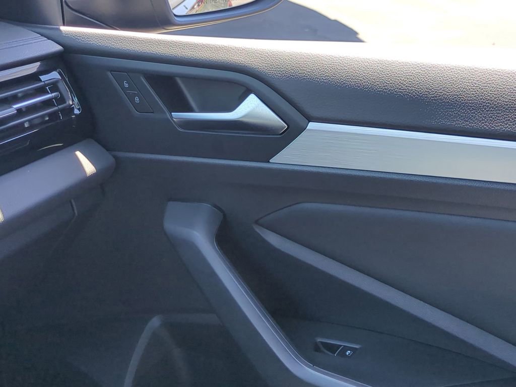 Used 2025 Volkswagen Jetta Sport FWD image 32