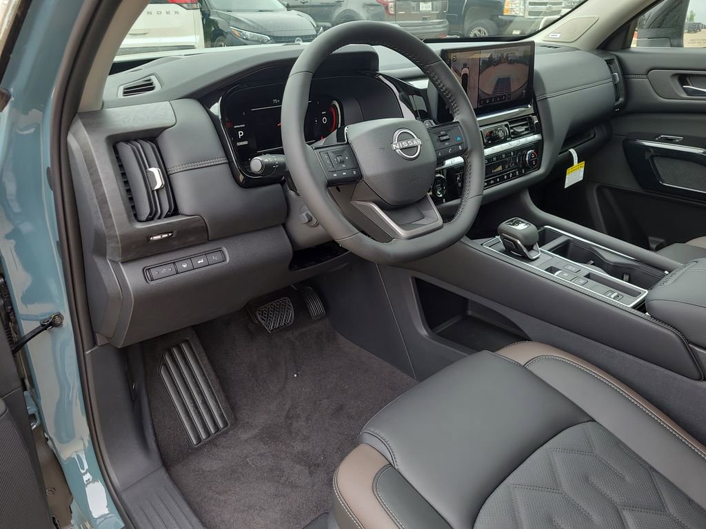 New 2026 Nissan Pathfinder Platinum FWD image 14