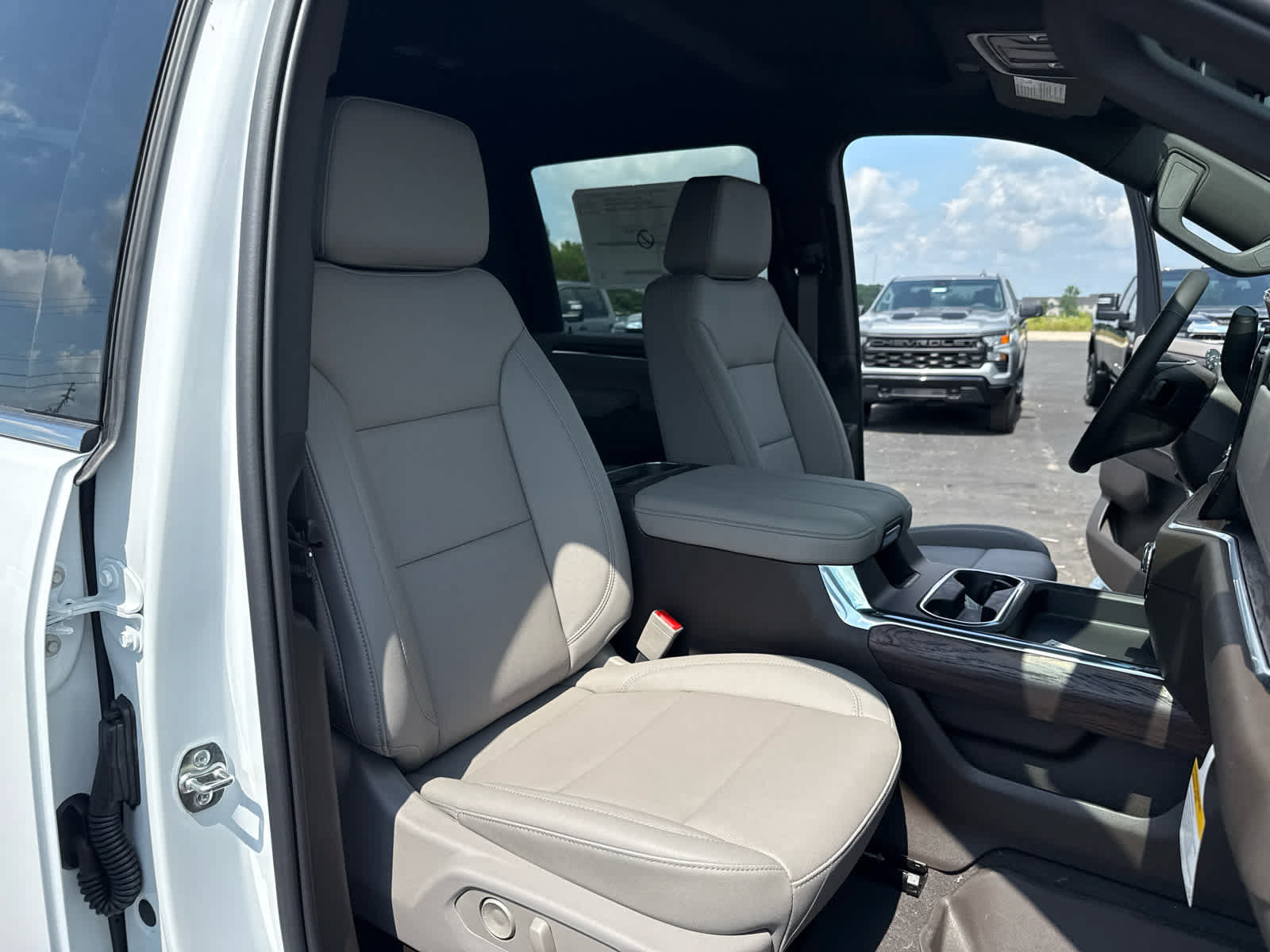 New 2026 GMC Sierra 3500 SLT w/ SLT Convenience Package AWD/4WD image 27