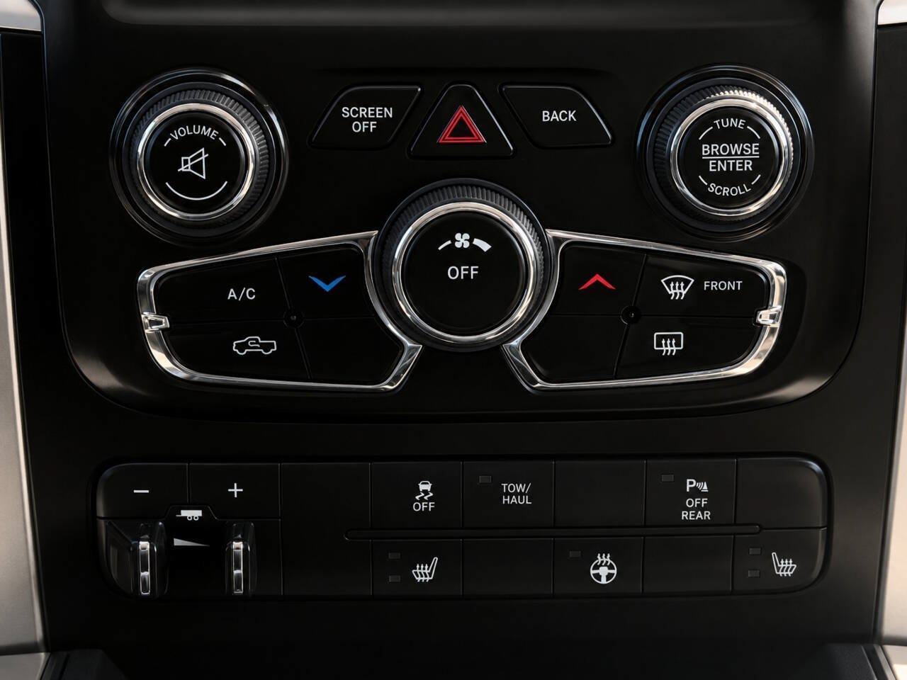 Used 2015 RAM 1500 Classic SLT w/ Luxury Group AWD/4WD image 7