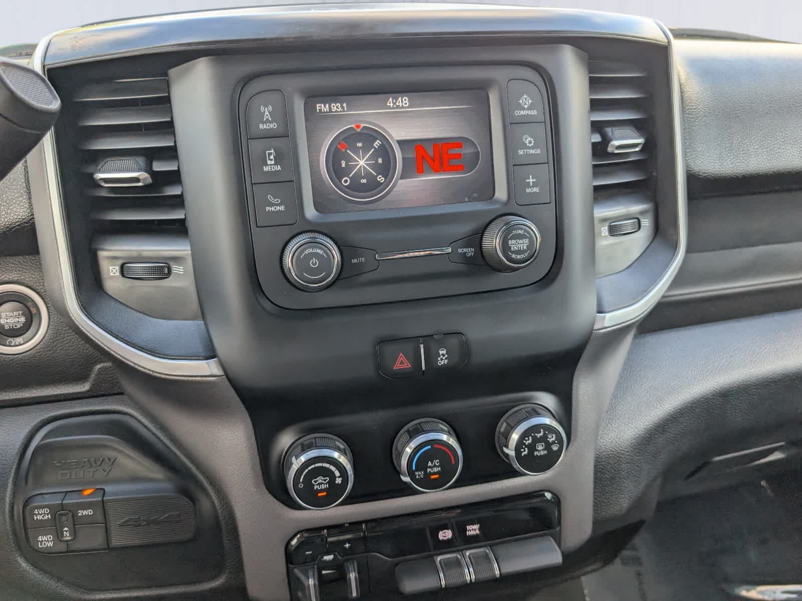 Used 2024 RAM 2500 Big Horn AWD/4WD image 27