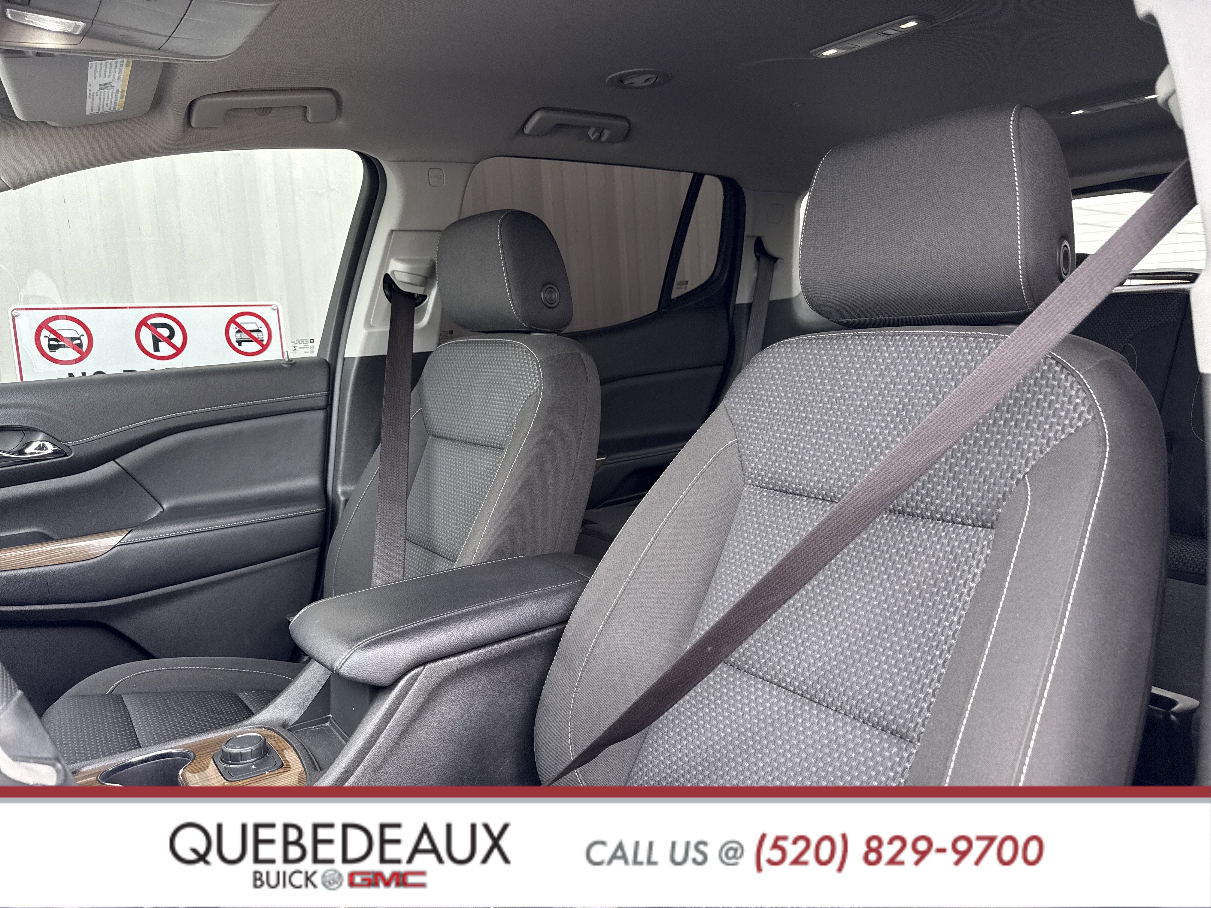 Used 2023 GMC Acadia SLE image 4