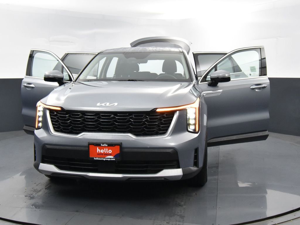 Certified 2025 Kia Sorento LX image 36