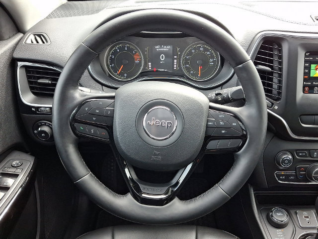 Used 2019 Jeep Cherokee Latitude Plus AWD/4WD image 22