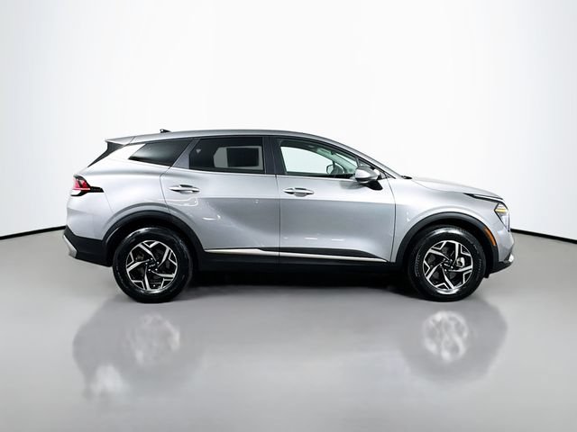 Used 2025 Kia Sportage LX AWD/4WD image 9