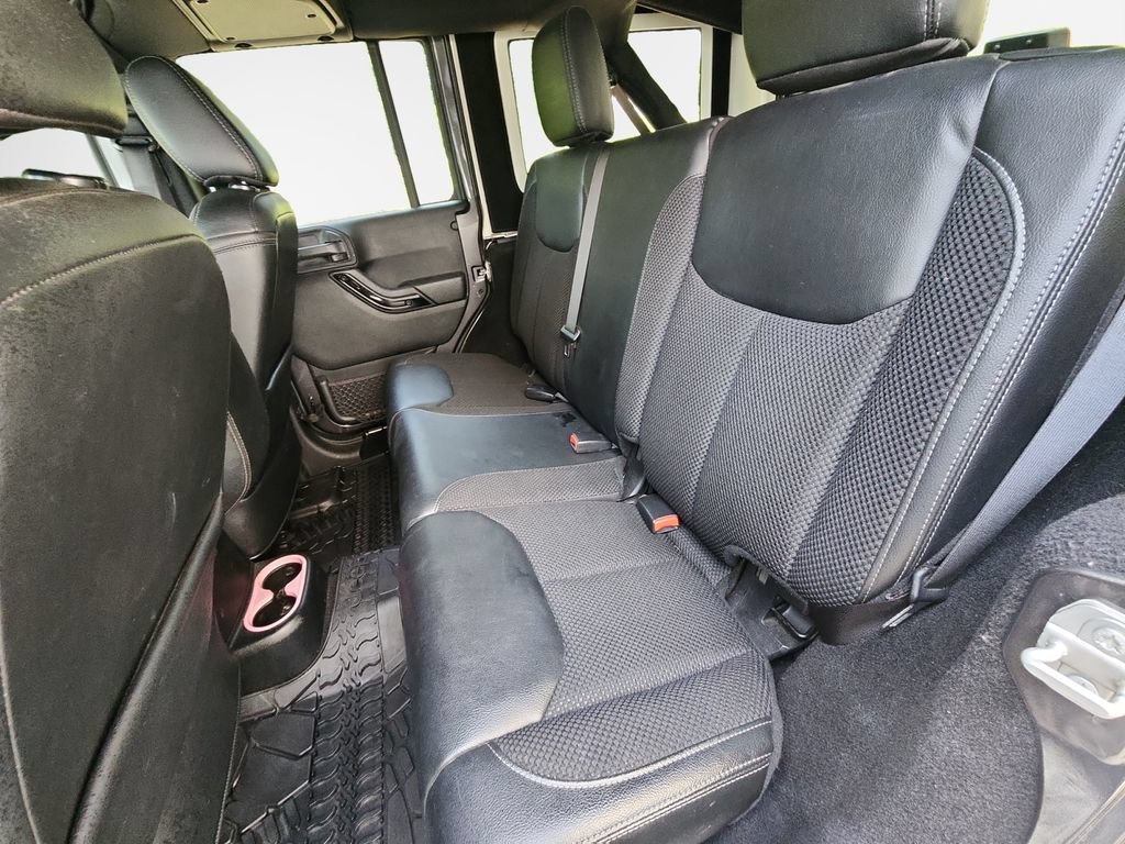 Used 2017 Jeep Wrangler Unlimited Sahara AWD/4WD image 25