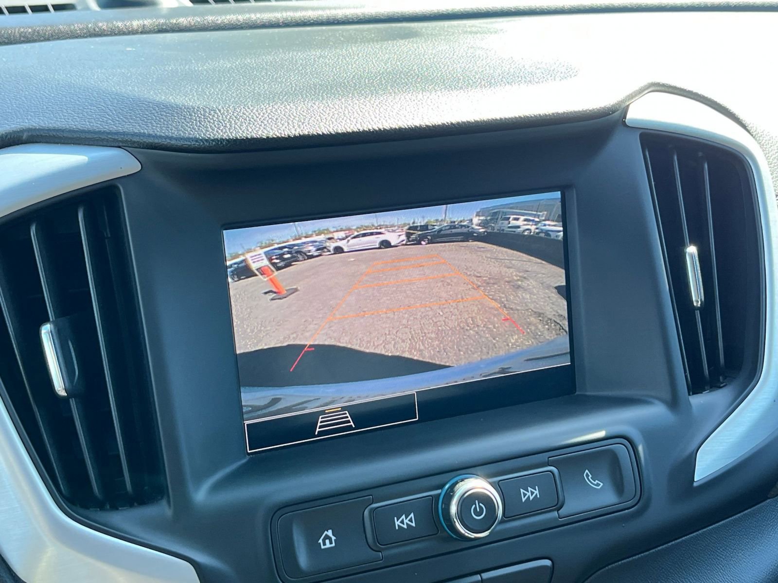 Used 2024 GMC Terrain SLE image 23