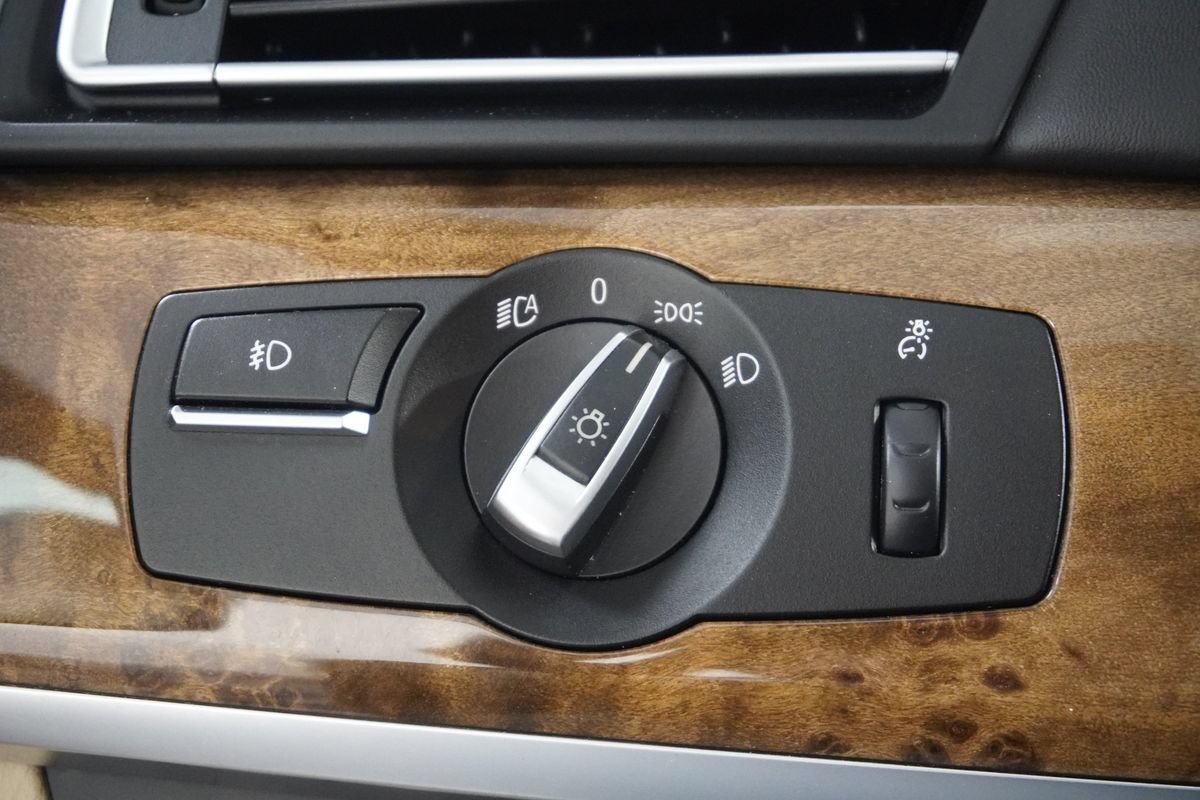 Used 2013 BMW 740Li xDrive w/ Executive Pkg AWD/4WD image 19