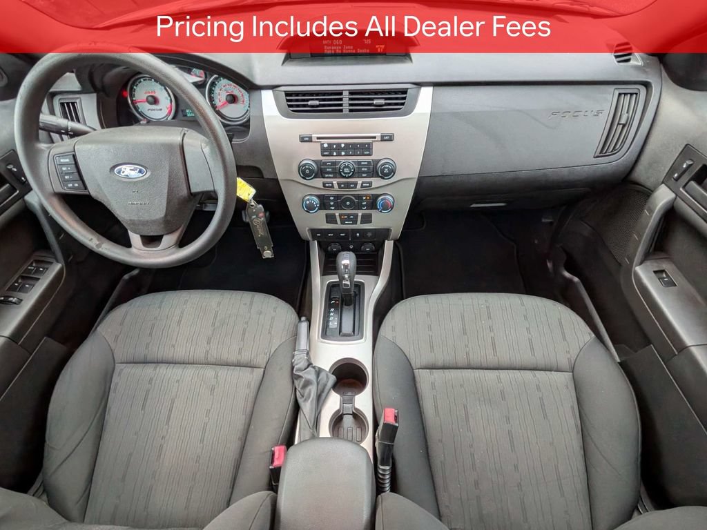 Used 2010 Ford Focus SE FWD image 14
