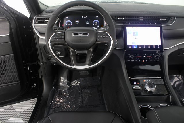 New 2025 Jeep Grand Cherokee L Limited w/ Trailer Tow Package image 11