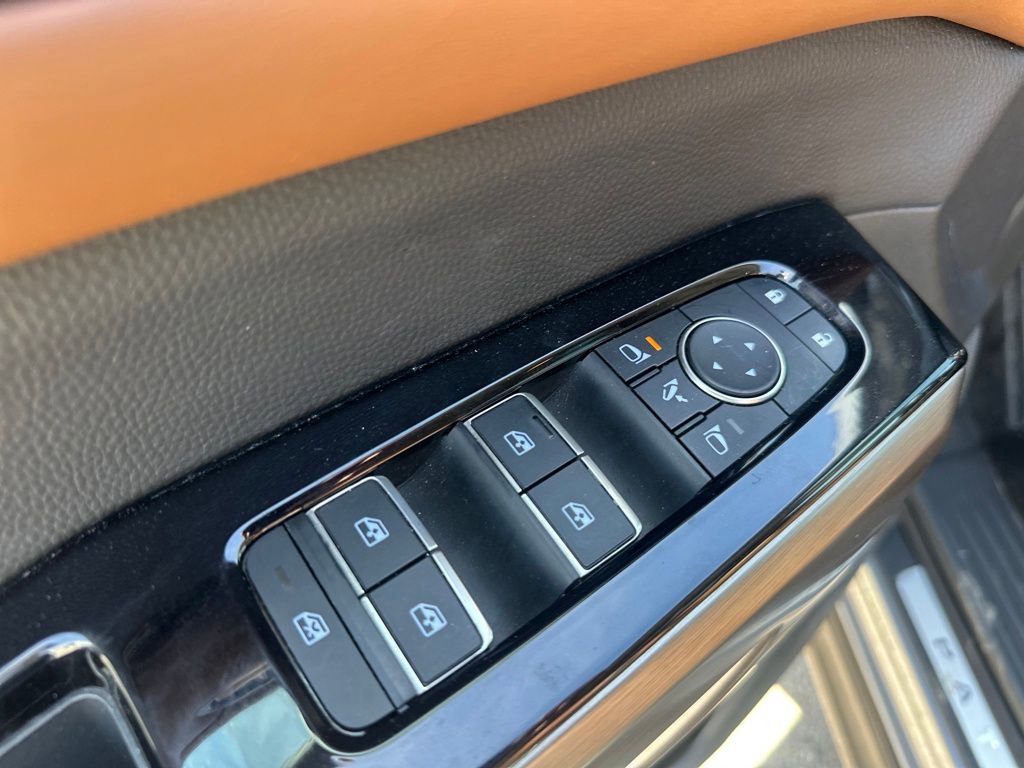 Used 2025 Nissan Pathfinder Platinum w/ Cargo Package image 13