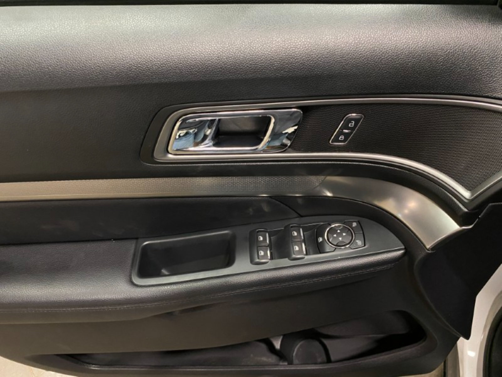 Used 2019 Ford Explorer XLT FWD image 29