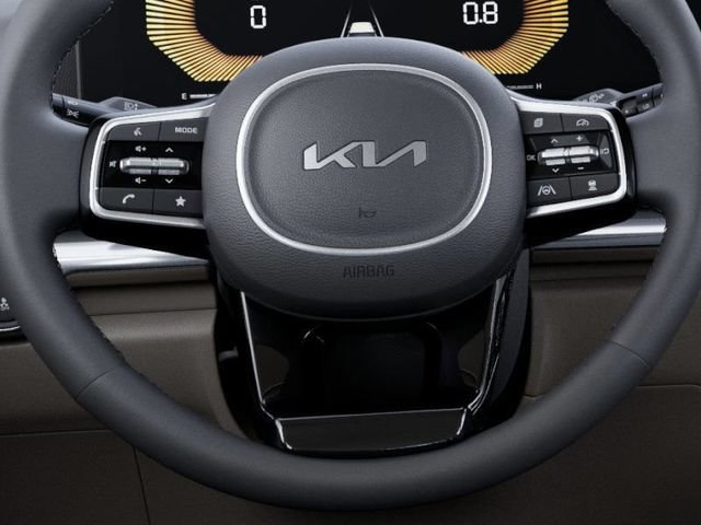 Used 2026 Kia Carnival FWD image 23
