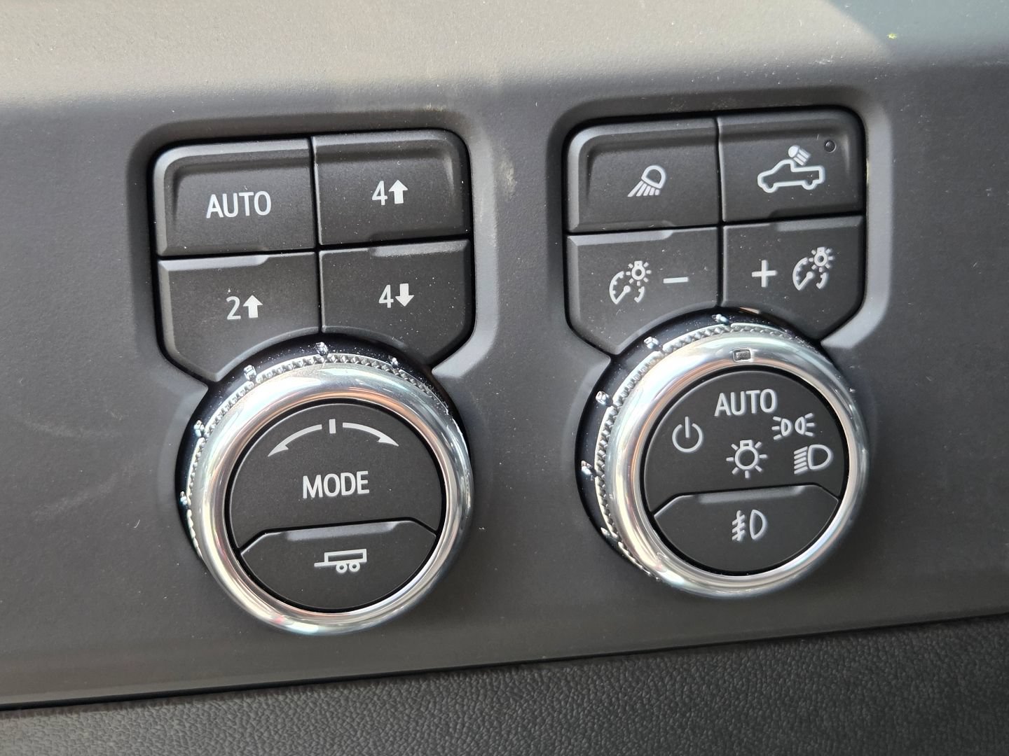 New 2026 GMC Sierra 3500 AT4 w/ AT4 Premium Plus Package AWD/4WD image 32