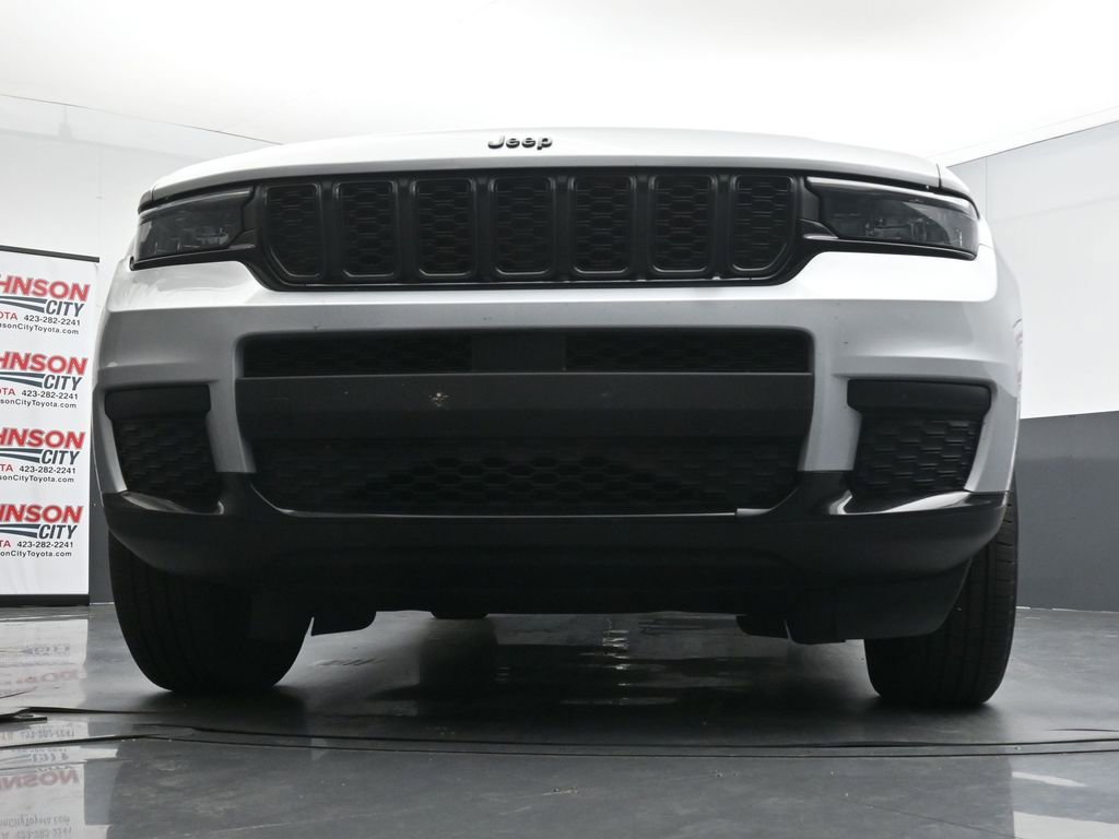 Used 2024 Jeep Grand Cherokee L Laredo AWD/4WD image 19