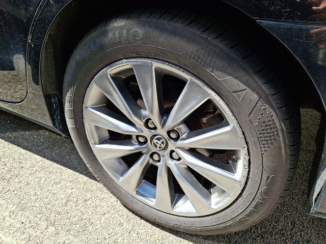 Used 2015 Toyota Camry XLE w/ Moonroof Package FWD image 7