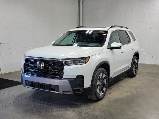 New 2026 Honda Pilot Touring image 2