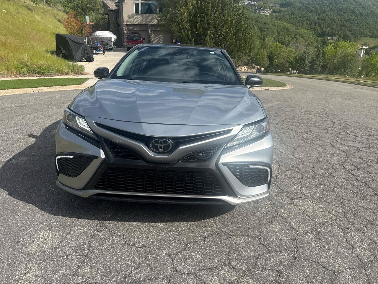 Used 2023 Toyota Camry XSE FWD image 3