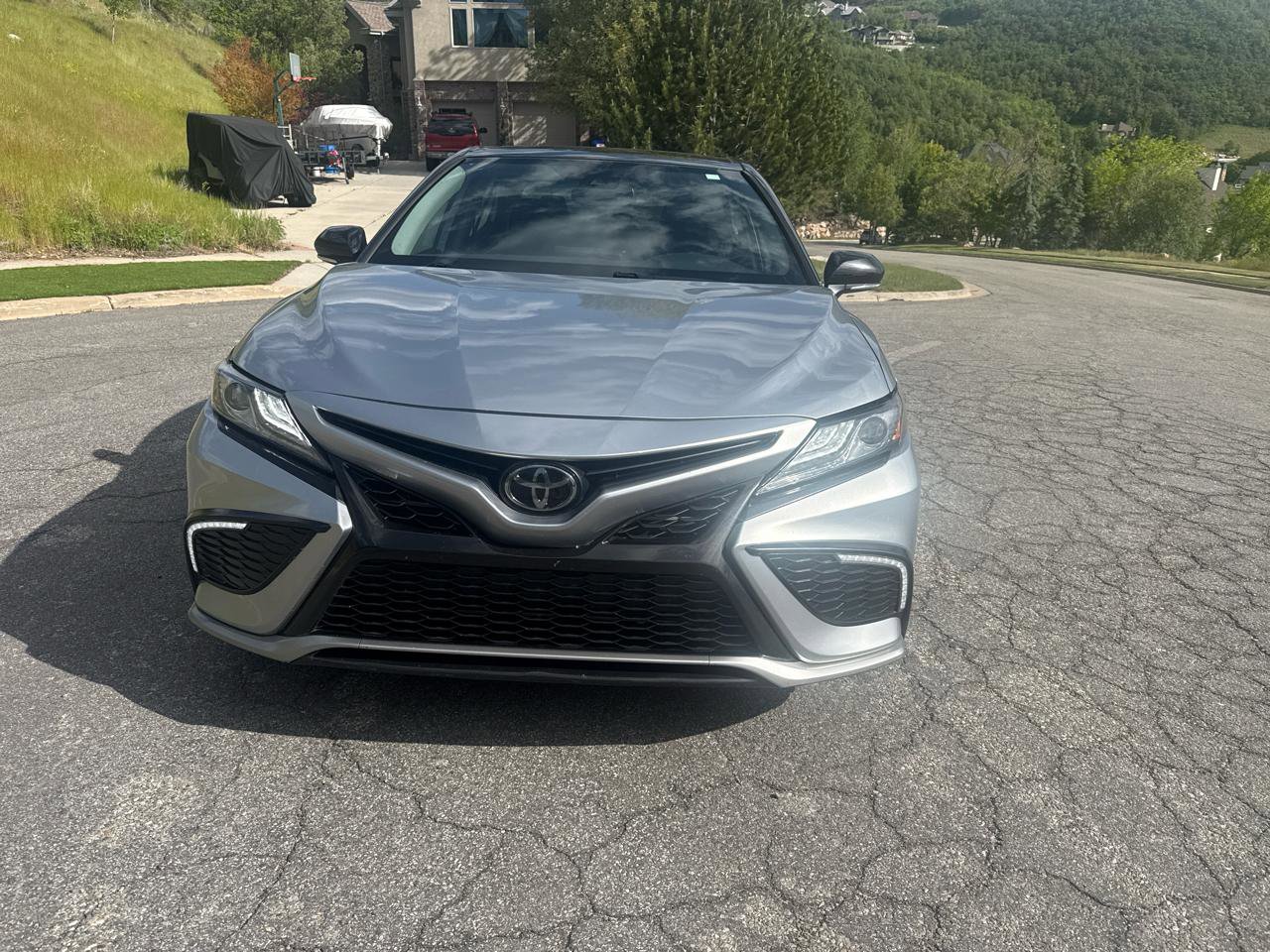 Used 2023 Toyota Camry XSE FWD image 3
