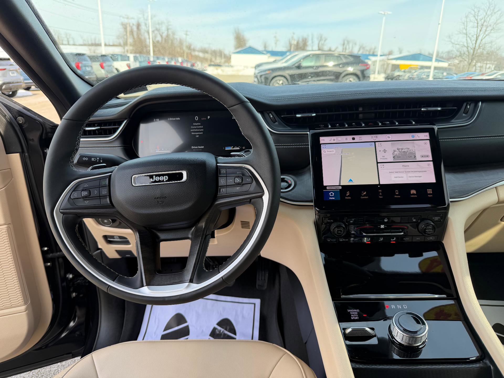 Used 2024 Jeep Grand Cherokee Limited image 17