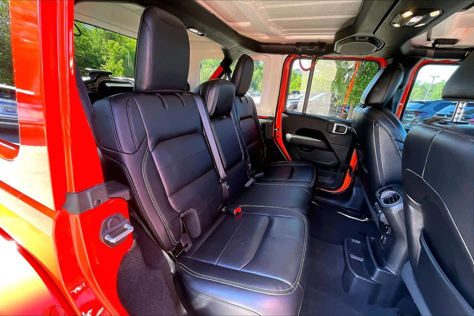 Used 2020 Jeep Wrangler Unlimited Sahara image 19