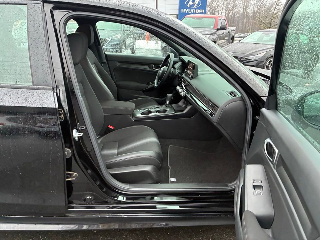 Used 2025 Honda Civic Sport image 18