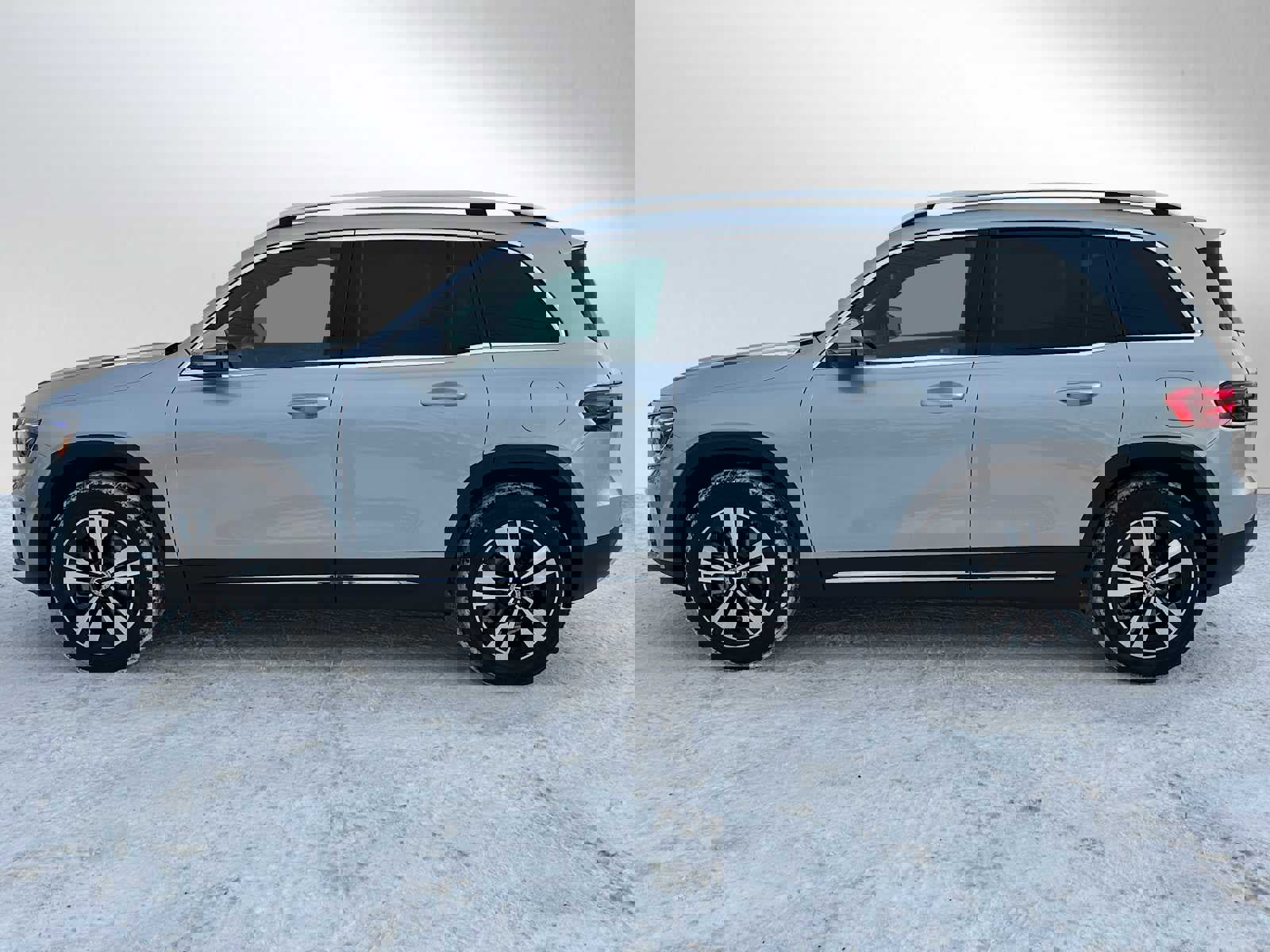 Used 2026 Mercedes-Benz GLB 250 4MATIC image 6