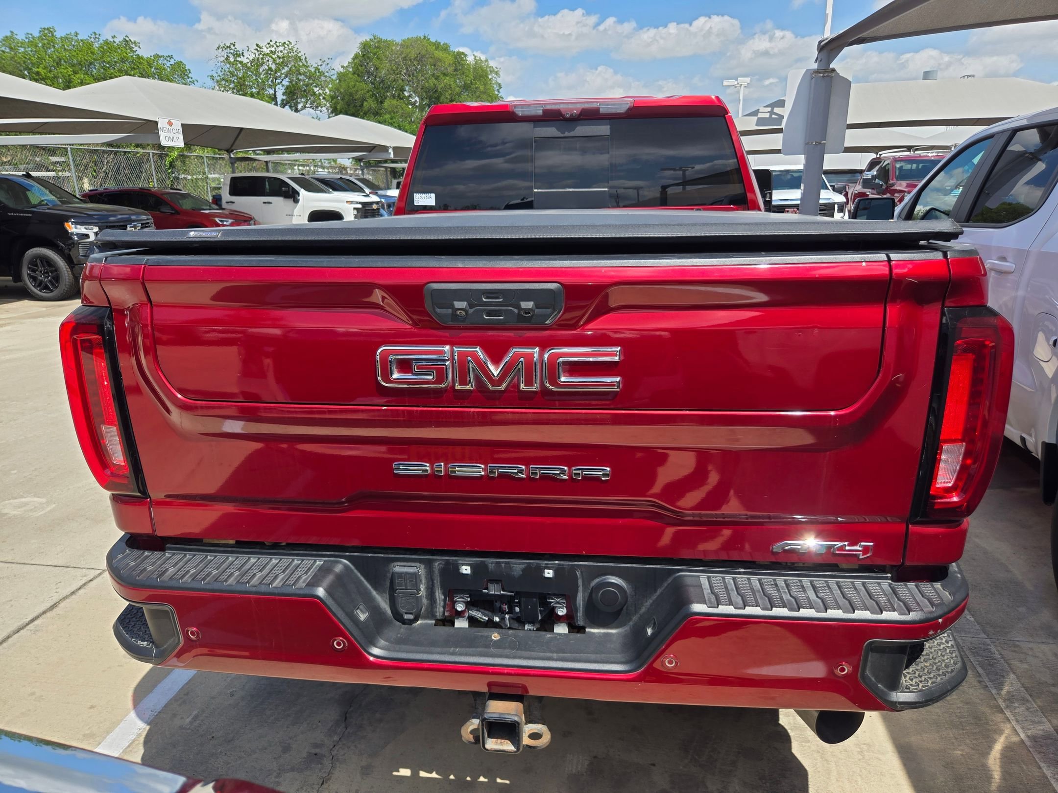 Used 2022 GMC Sierra 2500 AT4 w/ AT4 Premium Plus Package AWD/4WD image 6