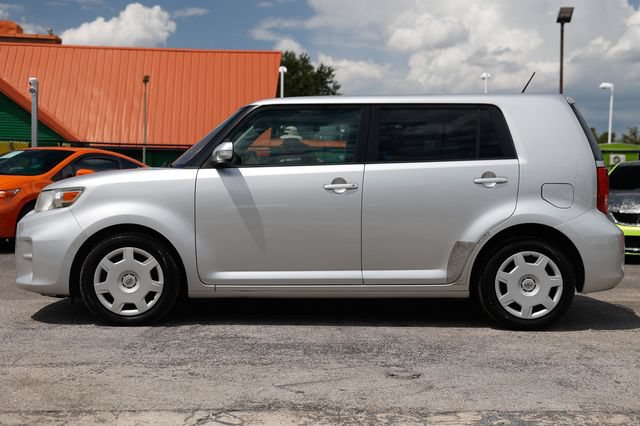 Used 2011 Scion xB FWD image 4