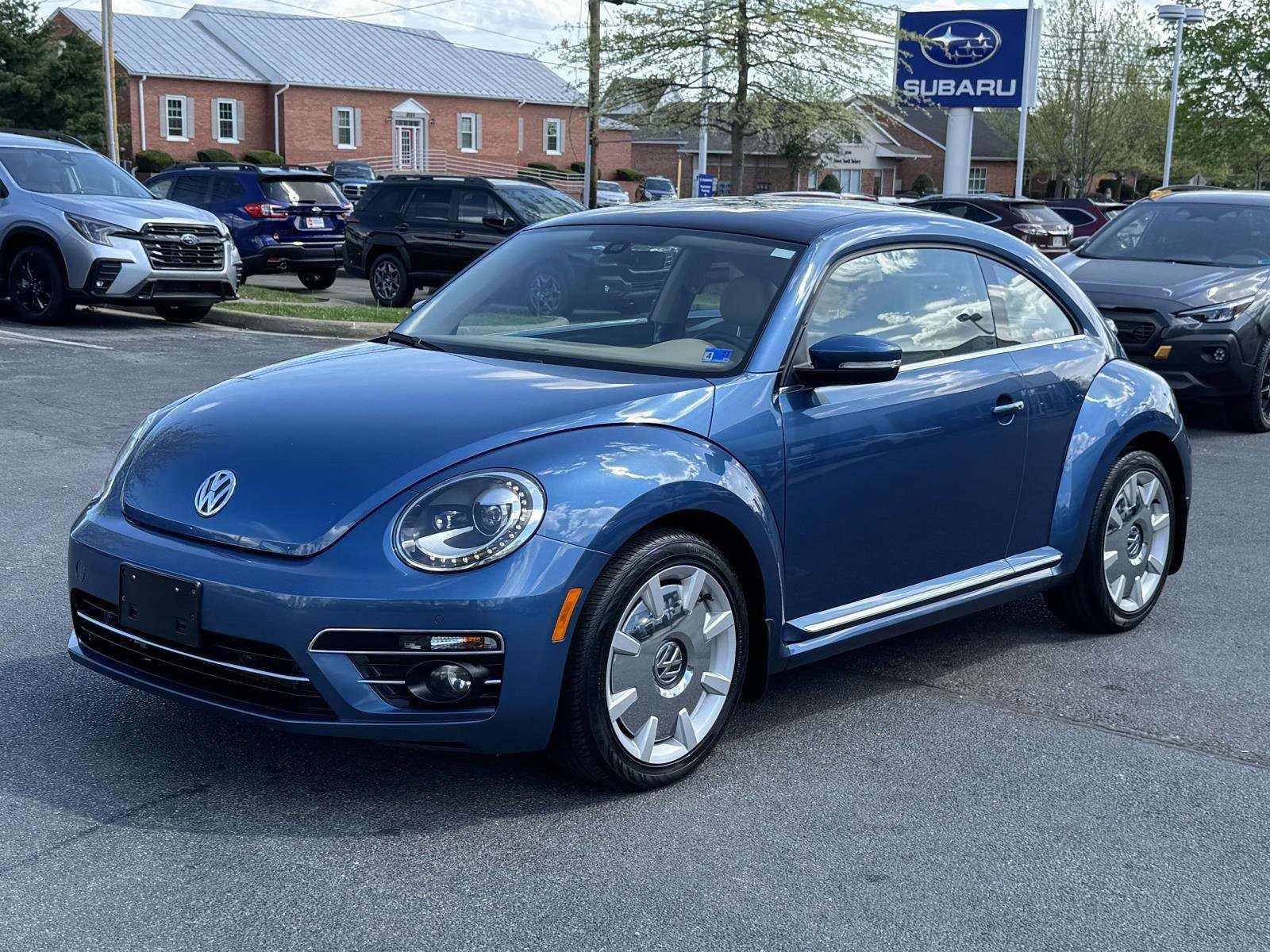 Used 2018 Volkswagen Beetle 2.0T SE w/ SE Premium Package FWD image 5