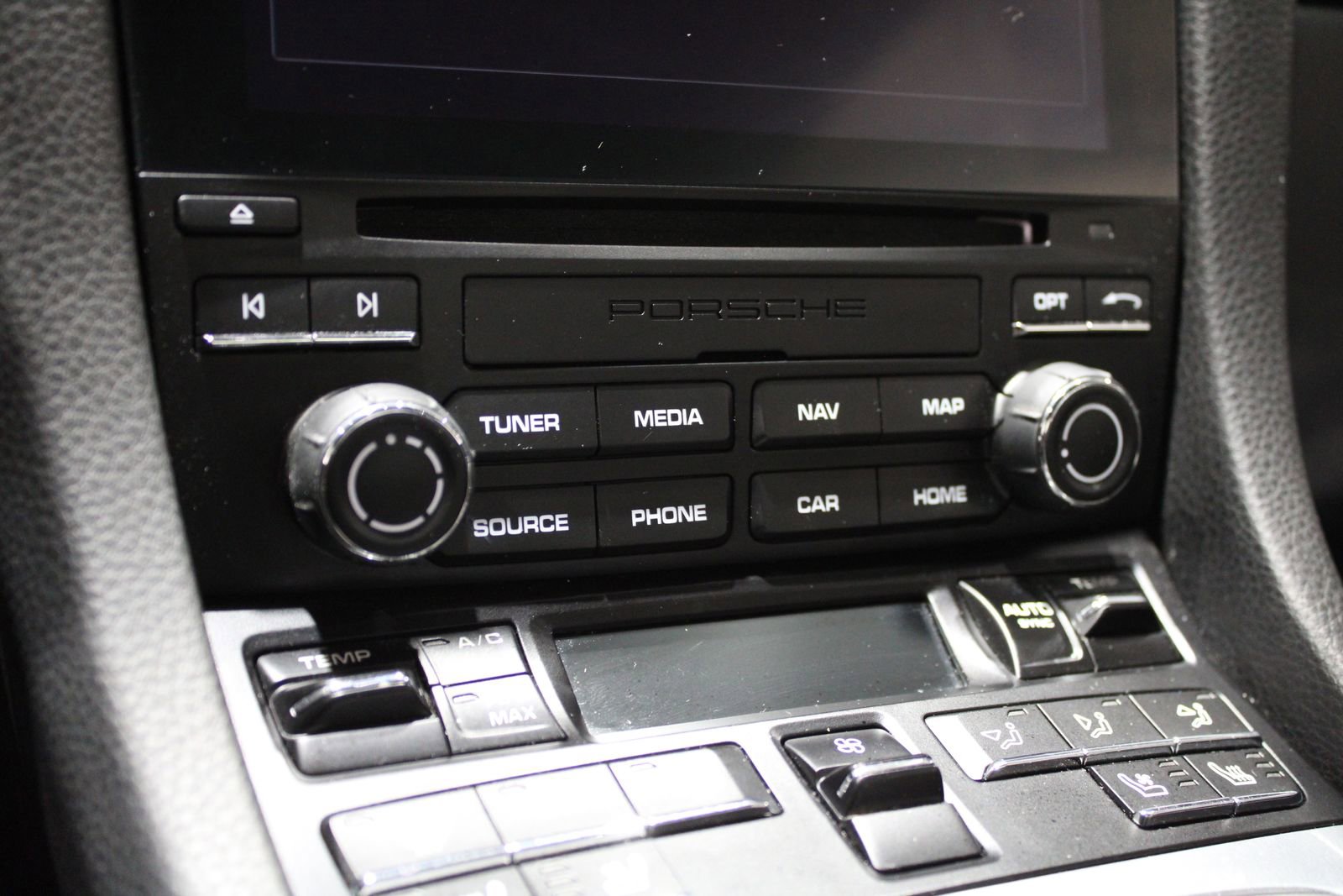 Used 2019 Porsche 718 Cayman image 28