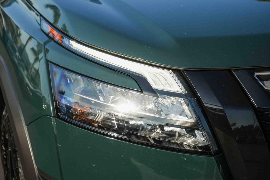 Used 2025 Nissan Pathfinder Rock Creek AWD/4WD image 10