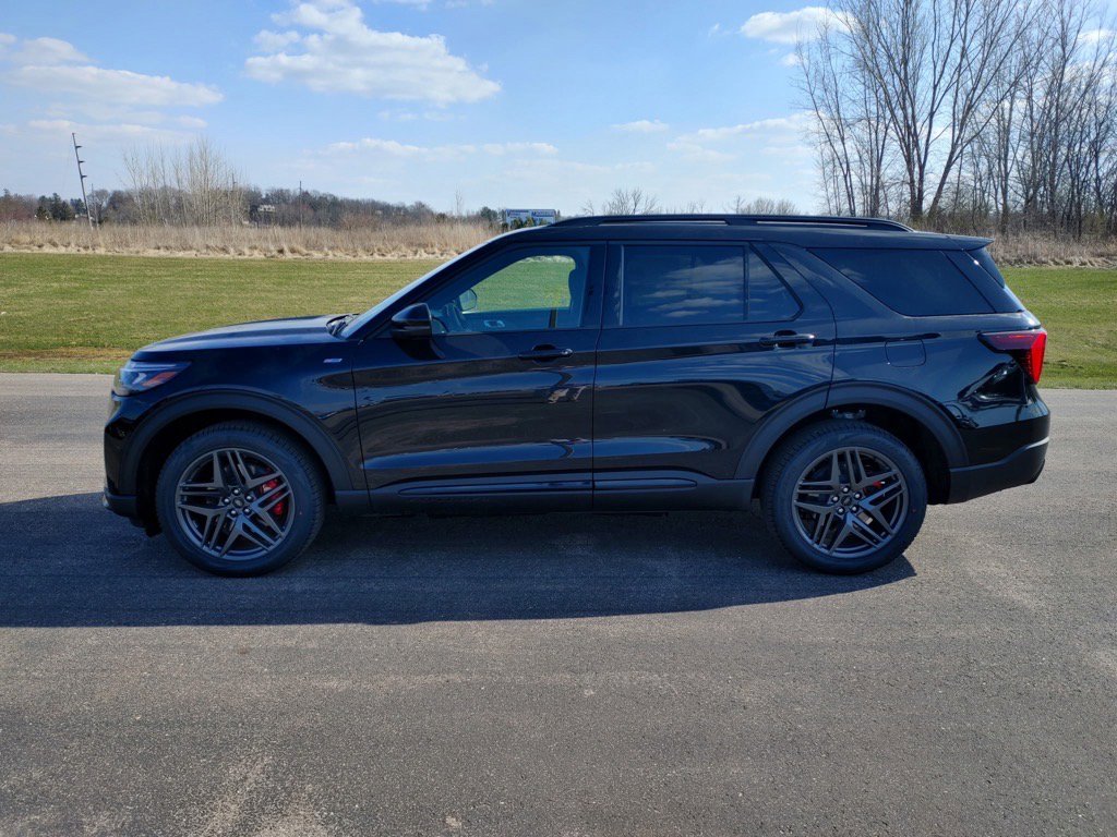 New 2025 Ford Explorer ST-Line w/ Premium Package image 4